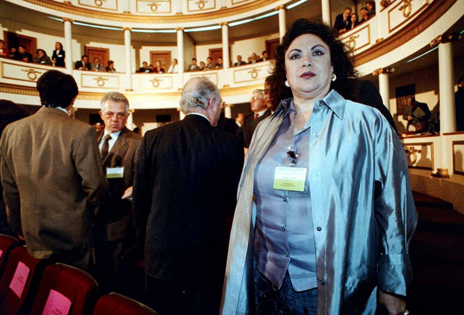 Enero del año 2000. La periodista Isabel Arvide acudió a ratificar sus declaraciones en contra de la señora Sasha Montenegro y su esposo José López Portillo. Enero del año 2000. La periodista Isabel Arvide acudió a ratificar sus declaraciones en contra de la señora Sasha Montenegro y su esposo José López Portillo.