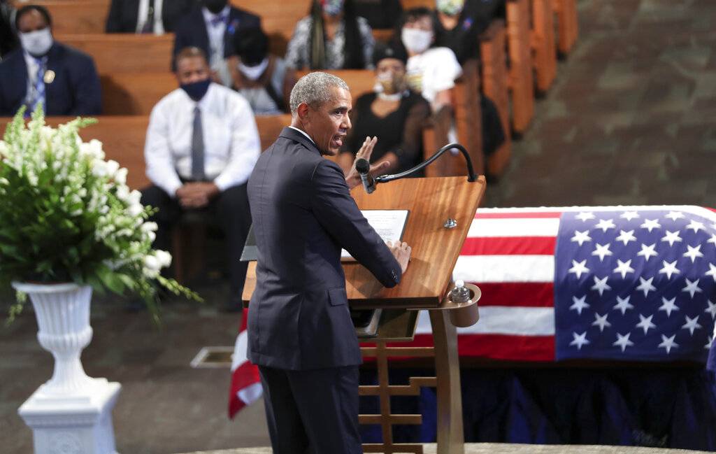 El féretro de Lewis estaba envuelto en una bandera Estados Unidos. El féretro de Lewis estaba envuelto en una bandera Estados Unidos.