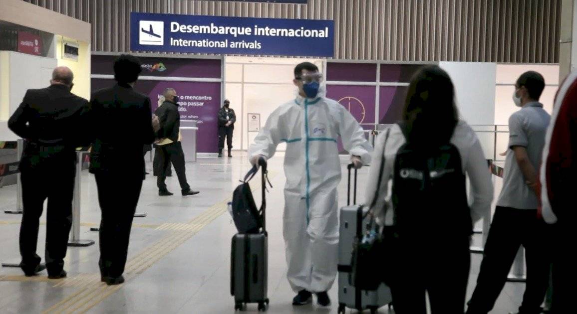 Aterrizan en Río los primeros turistas extranjeros tras la reapertura de fronteras aéreas pese al aumento de muertes por Covid-19