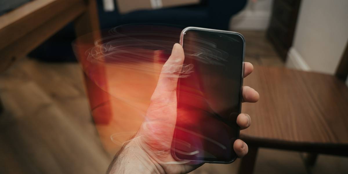Estos son los 5 peores errores que cometen cuando cargan un celular