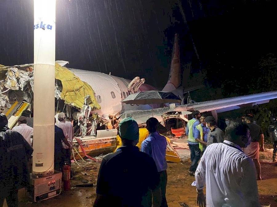 10 impresionantes fotos del accidente de vuelo en India
