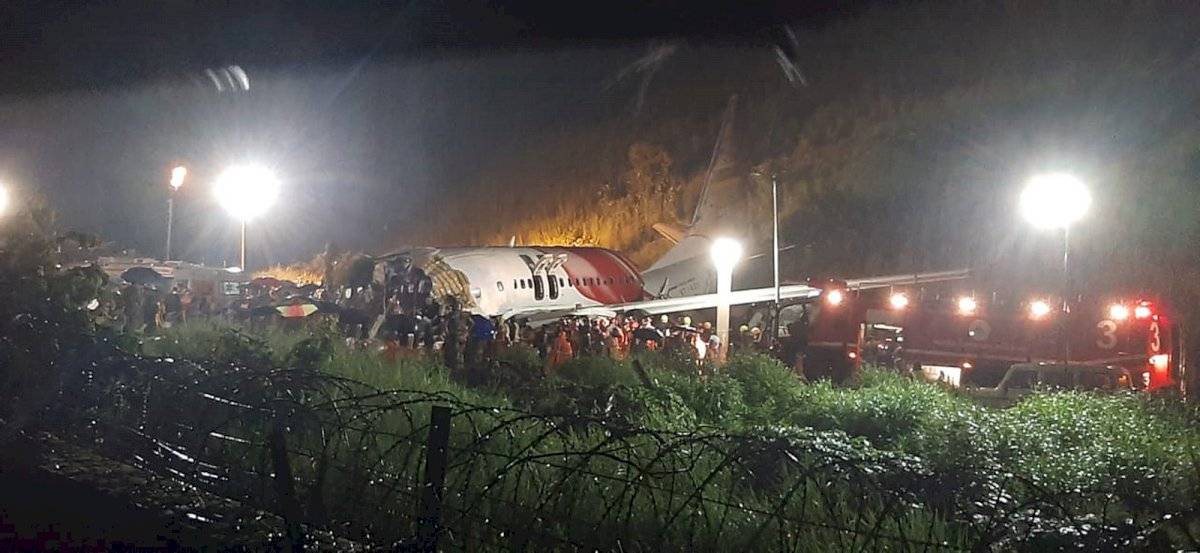 Impresionantes fotos del accidente de vuelo en India
