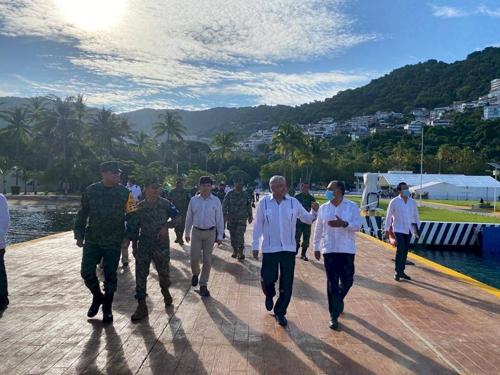 AMLO y gobernador de Guerrero