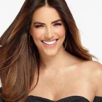 Gaby Espino imita a JLo con unos leggins blancos mientras entrena en su lujoso gimnasio