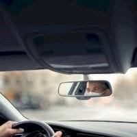 Turistas causan daños a vehículo de Uber