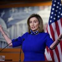 Nancy Pelosi se une al reclamo para remover al presidente de su cargo