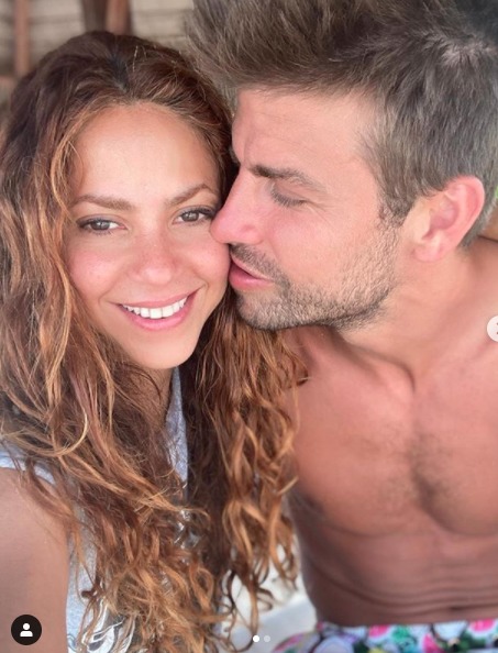Shakira Shakira