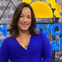 Adamari Lopez enamora con un short azul y top menta bailando con su hija
