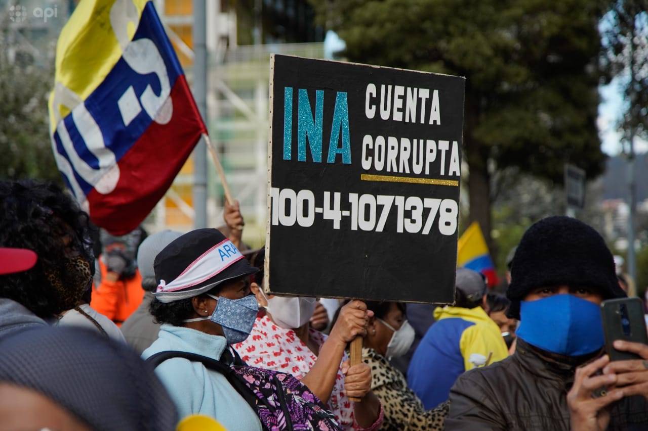 Manifestaciones a favor y en contra de Rafael Correa en los exteriores de la Corte Nacional de Justicia