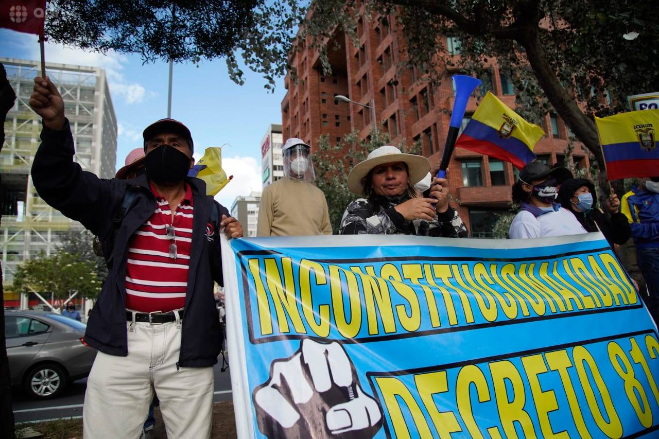 Manifestaciones a favor y en contra de Rafael Correa en los exteriores de la Corte Nacional de Justicia