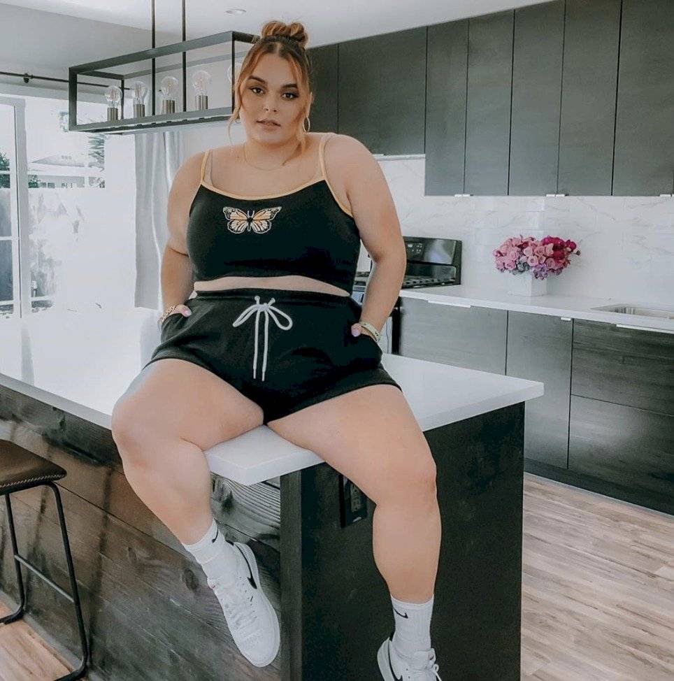 Jenicka Lopez, la otra hija de Jenni Rivera, promueve el amor propio y calla críticas por su peso