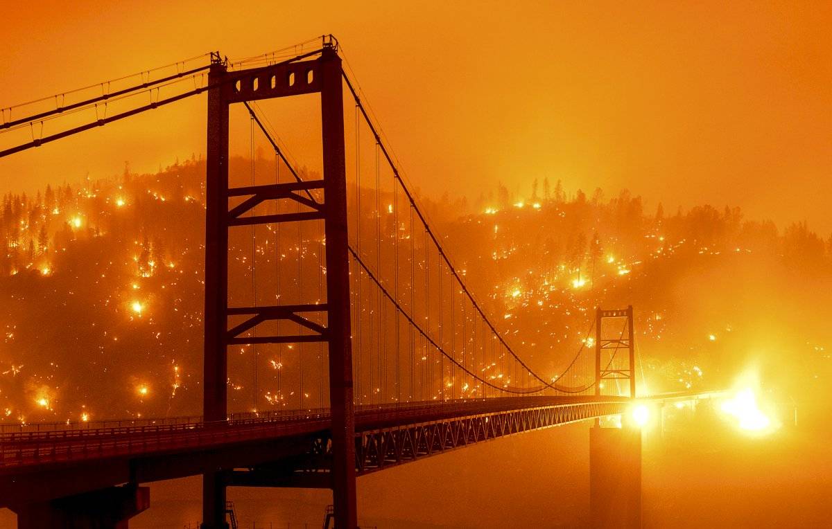 Más de 40 incendios activos disparan alarmas en peor temporada en California