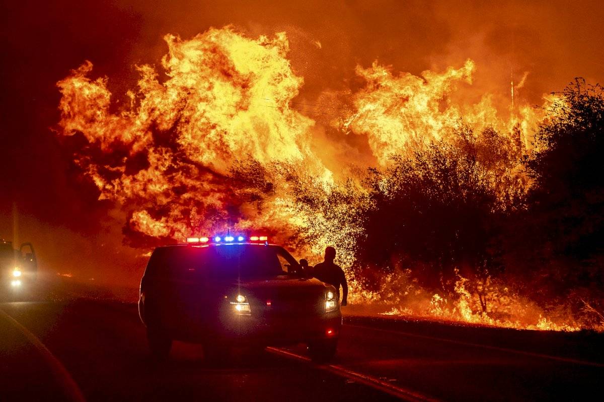 Así lucen los severos incendios en California