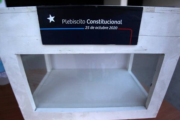 Gobierno anuncia que modificará horario del toque de queda para el plebiscito