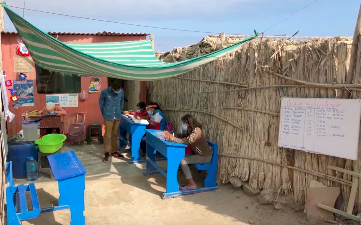 Adolescente de 14 años se convierte en profesor de niños en medio de la pandemia de Covid-19