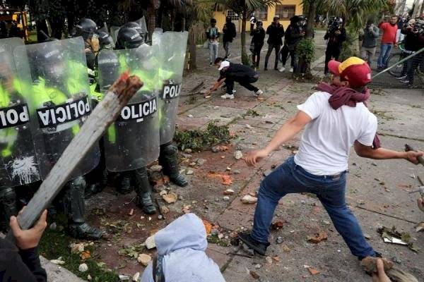 policia-colombia-protestas