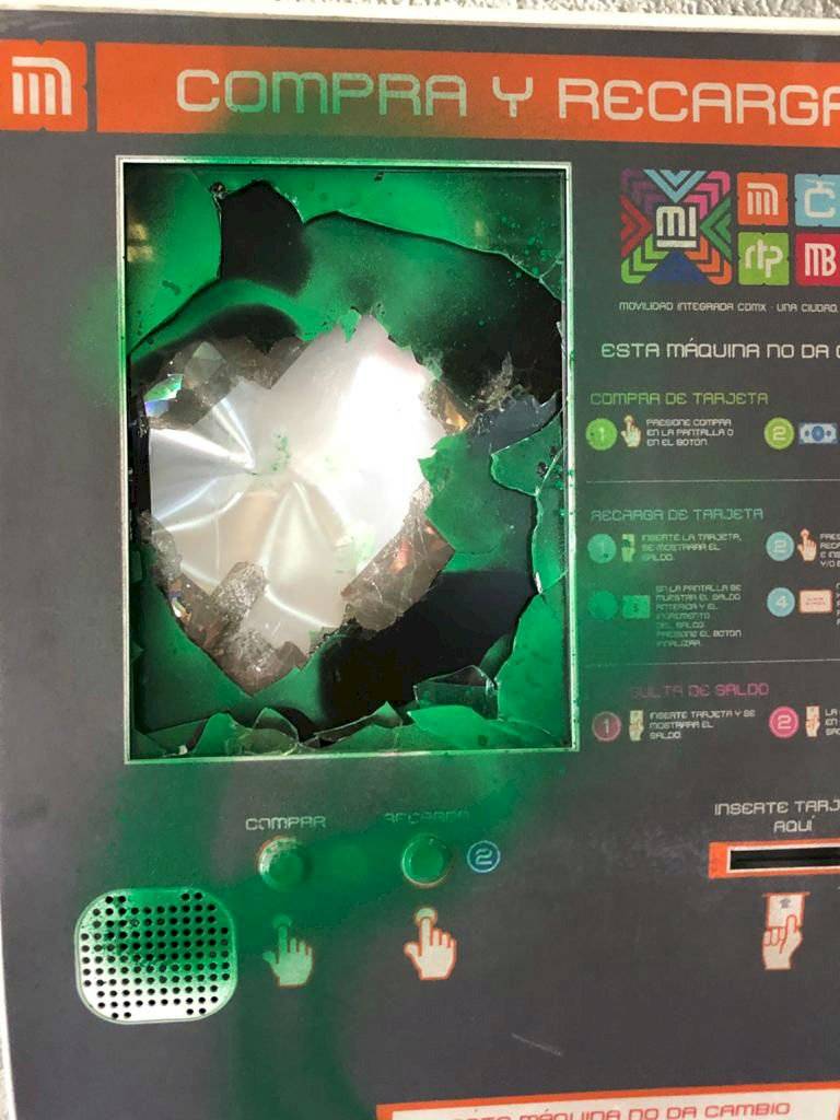 Daños en la estación Chabacano del Metro