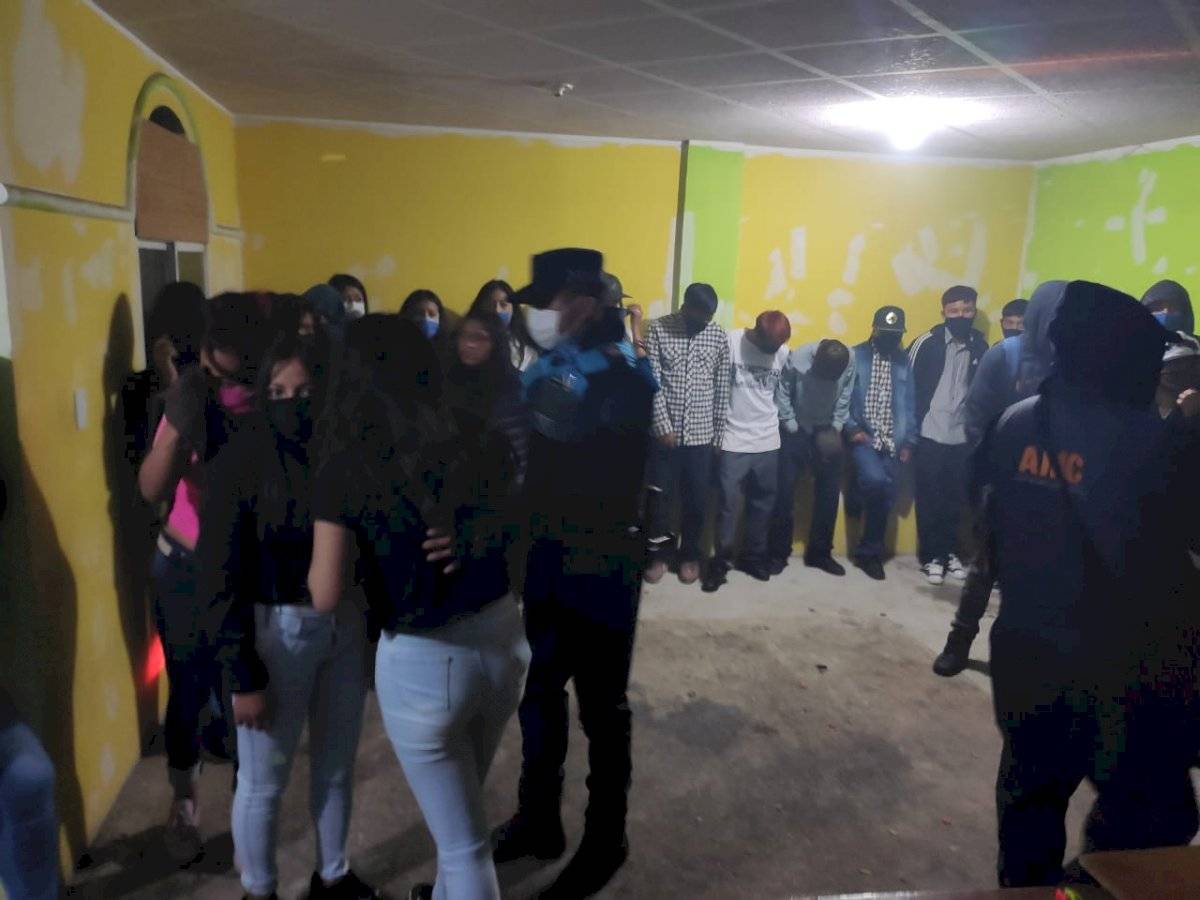 Fiesta clandestina en el sur de Quito