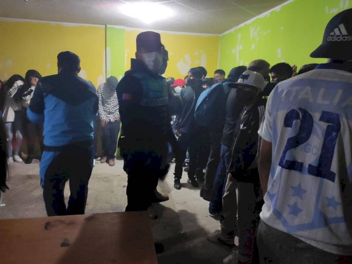 Fiesta clandestina en el sur de Quito