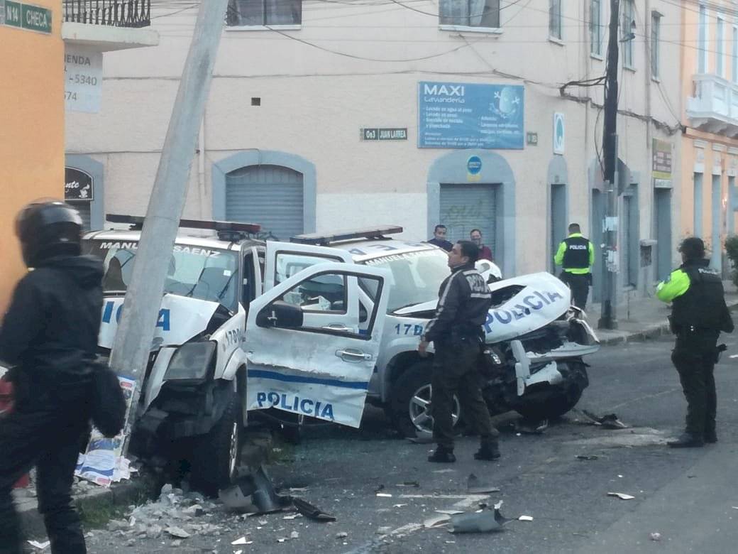 Persecución ininterrumpida a delincuentes en Quito dejó a cinco policías con golpes