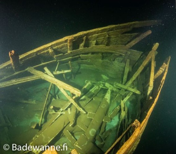 Barco hundido Barco hundido