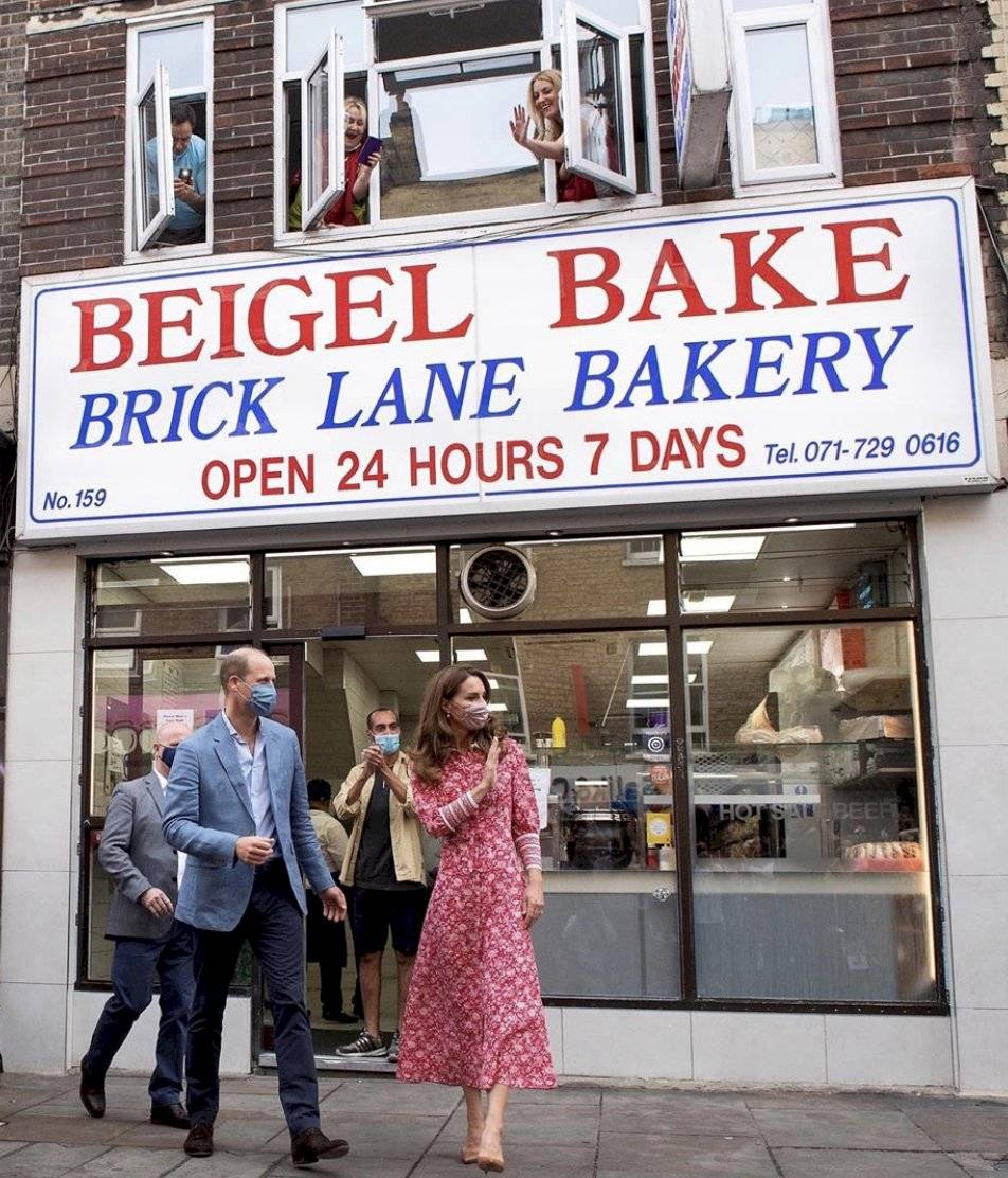 Adorable video de TikTok deja ver Kate Middleton y el príncipe William en una panadería.