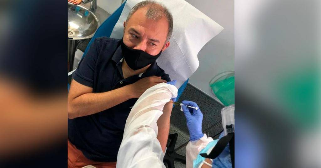  Ernesto Herrera, primer mexicano que se vacuna contra el COVID-19. 