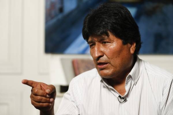 "Vacuna gratis para los 11 millones de bolivianos" promete Evo Morales si su partido vuelve al gobierno
