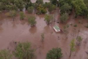 https://www.publimetro.com.mx/mx/destacado-tv/2020/09/20/captan-una-casa-entera-flotando-durante-inundaciones-en-francia.html