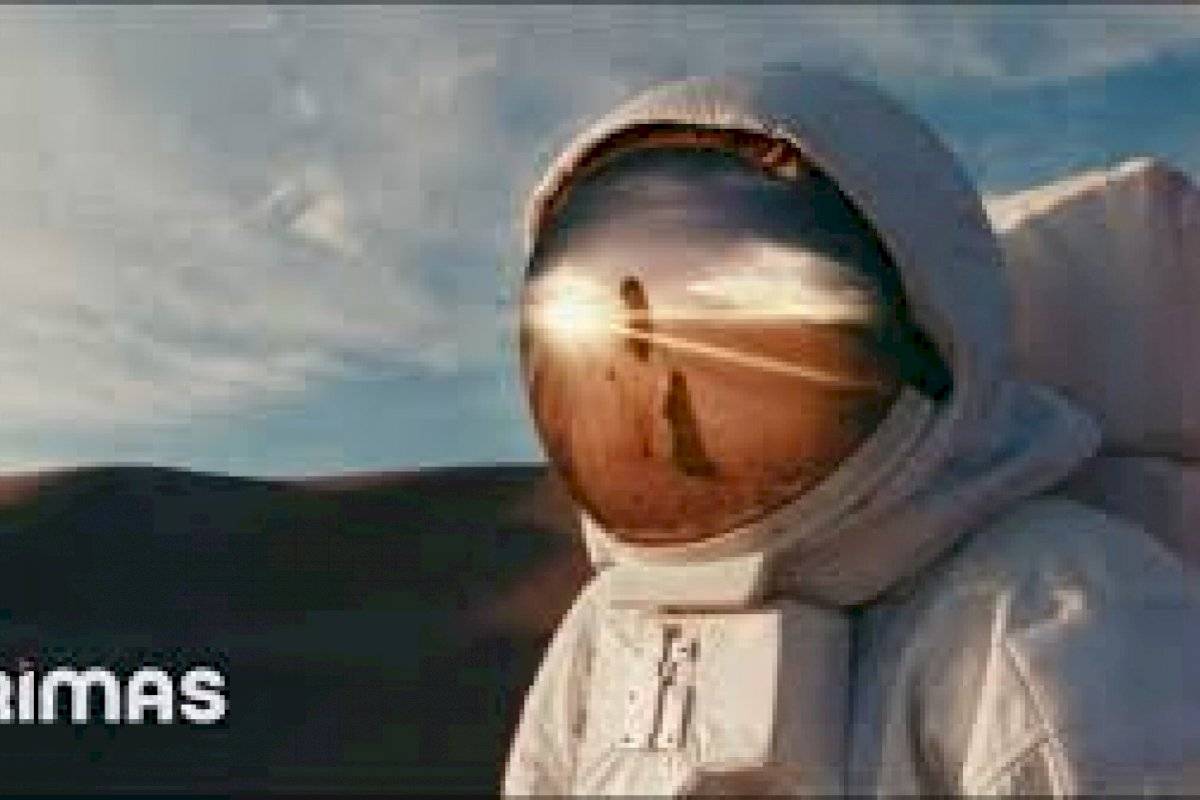 Benito Antonio Martínez Ocasio Directamente Del Espacio