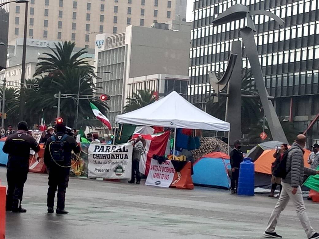 plantón FRENA avenida Juárez