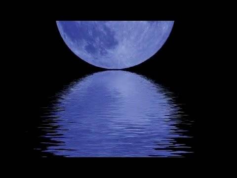 Luna azul de los pitufos