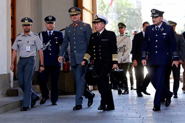 Comandantes de las Fuerzas Armadas en el Congreso: "¿Y qué infraestructura crítica vamos a defender?"
