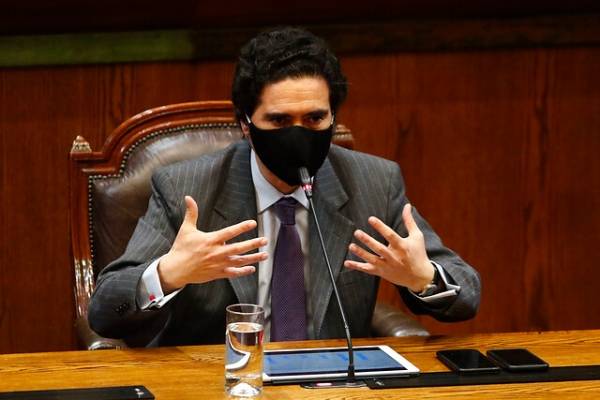 Briones contra proyecto de parlamentarios por segundo retiro: "Hace un perdonazo tributario"