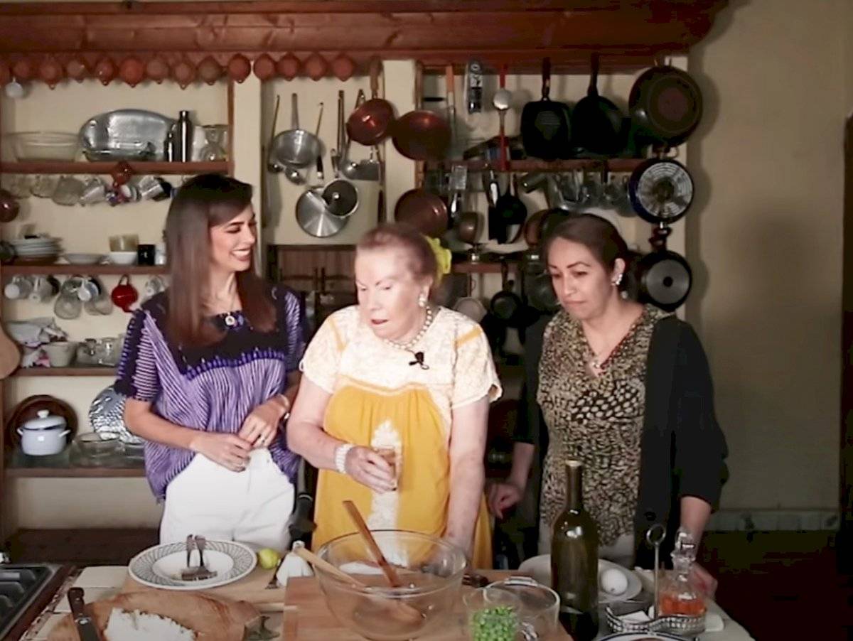 Biby Gaytán aparece junto a sus hijas con cabello corto y le llueven los piropos