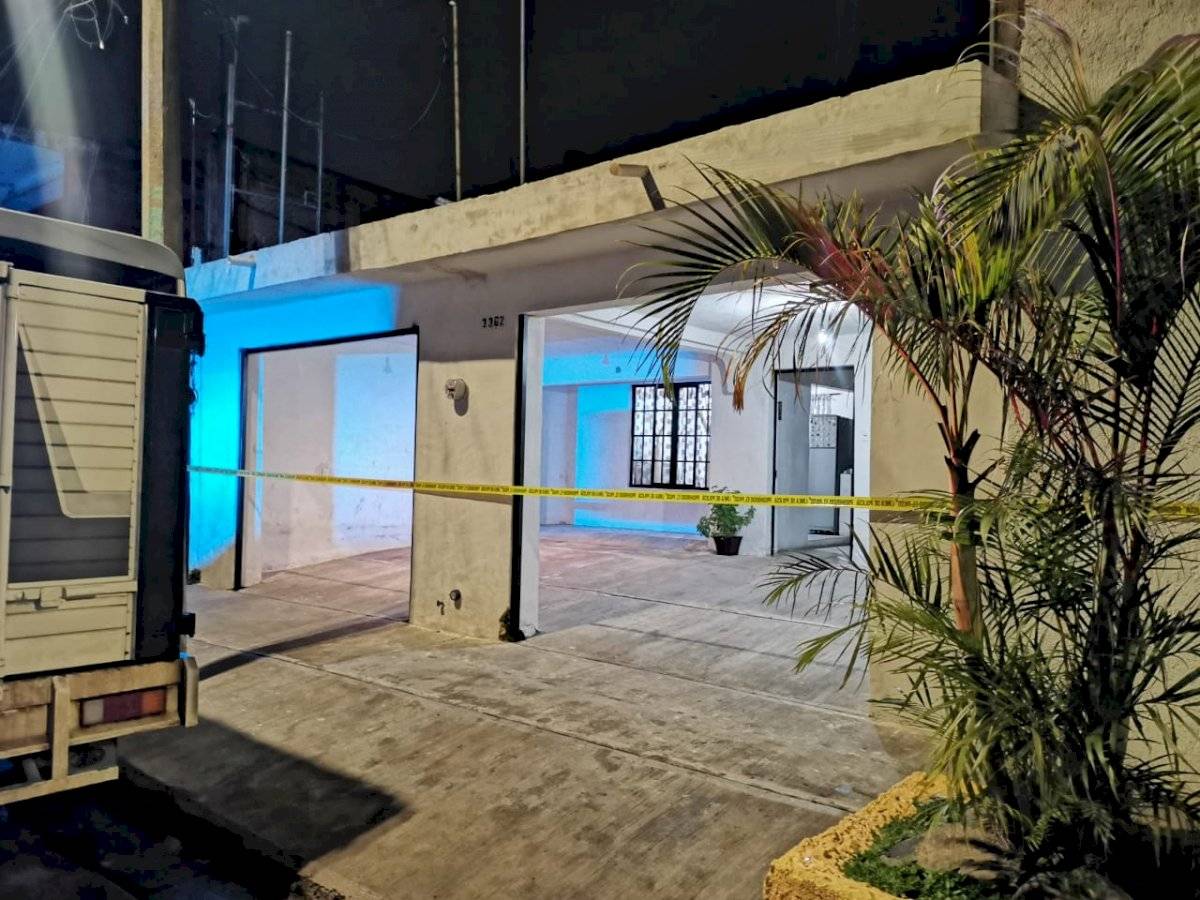 Feminicidio en Guadalajara, hombre mata a su esposa frente a sus tres hijos
