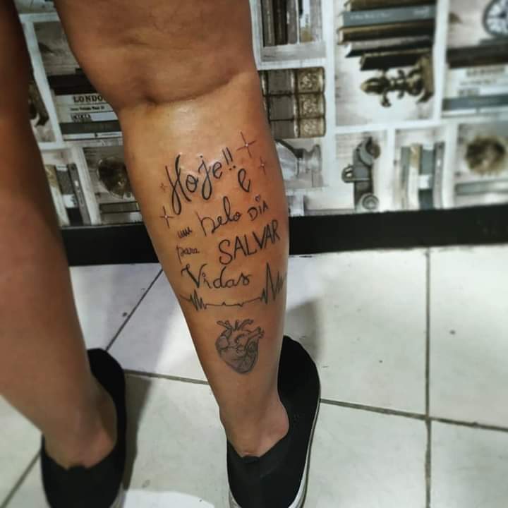 Grey’s Anatomy: Fã tatua famosa frase da série e viraliza nas redes sociais; confira o resultado completo Grey’s Anatomy: Fã tatua famosa frase da série e viraliza nas redes sociais; confira o resultado completo