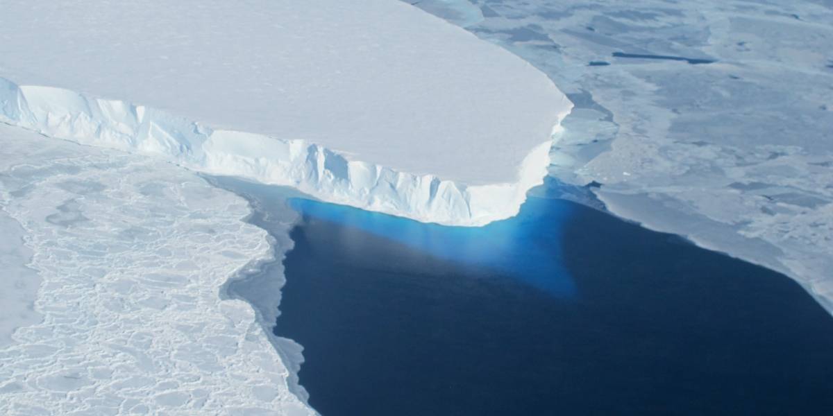 Impactantes imágenes satelitales muestran la disminución de dos glaciares en la Antártida