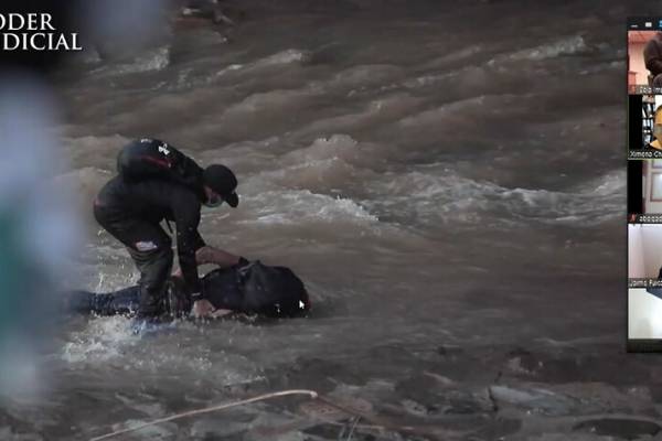 Fiscalía ampliará investigación contra más carabineros por "encubrir" caso de joven empujado al río Mapocho