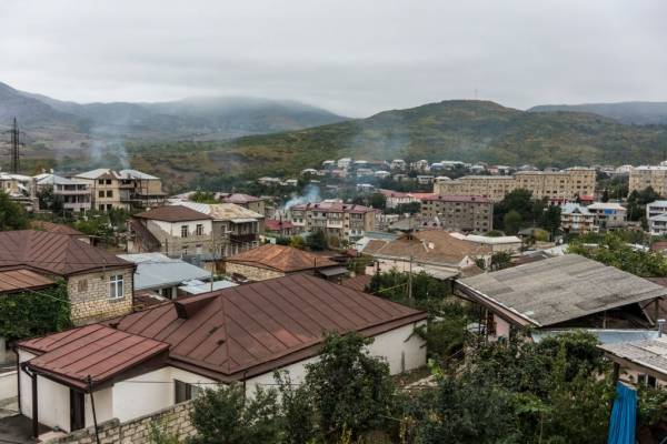 Azerbaiyán acusa bombardeo de civiles por parte de Armenia y el mundo comienza a pedir un cese al fuego