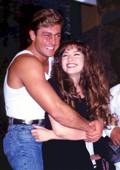 “Besa rico…” Thalía recuerda con gusto los besos de Fernando Colunga