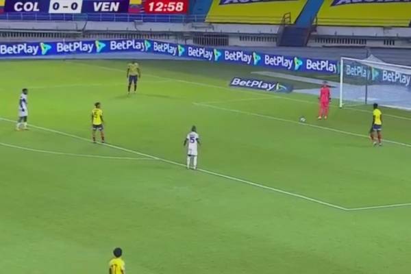 Grave lesión de figura de Colombia ante Venezuela: posible fractura margina a defensa del partido con la "Roja"
