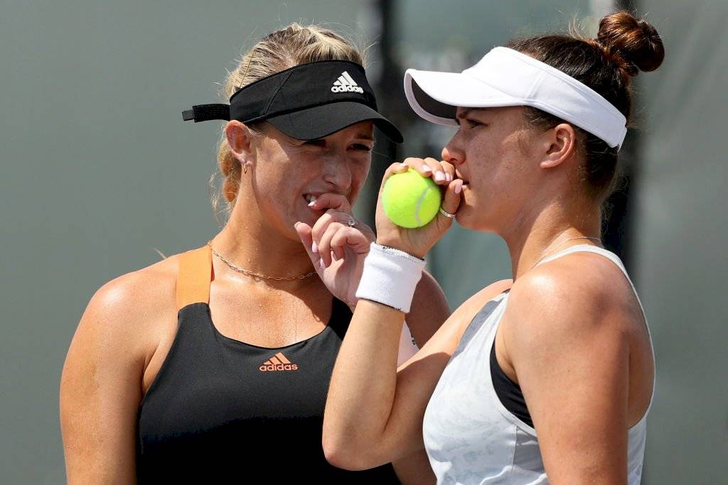Alexa Guarachi junto a Desirae Krawczyk / Foto: Getty Images