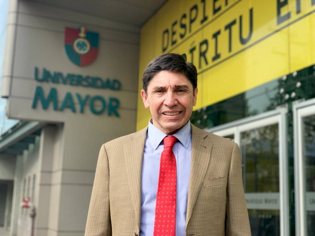 Francisco Castañeda, Universidad Mayor.