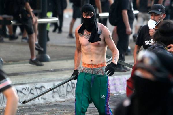 Violencia en la Plaza Italia: con drones identifican a los responsables del vandalismo y destrucción