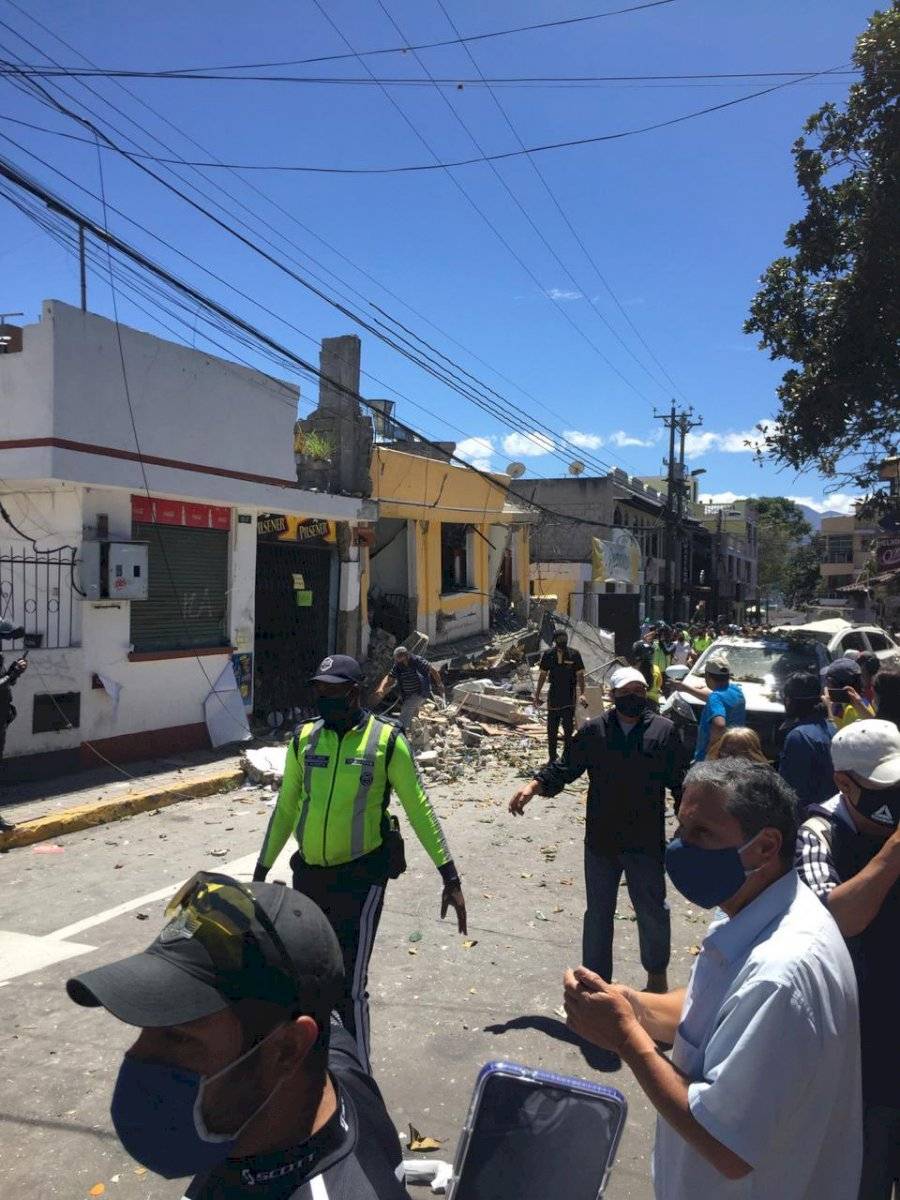 Explosión de tanque de gas en local de hornados en Cumbayá