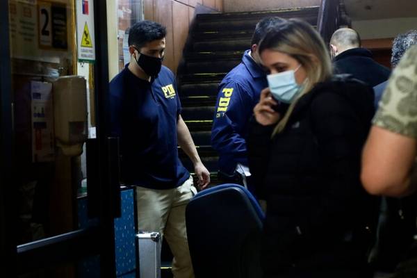 Desconocidos robaron computadores en la oficina de la Seremi de Salud de la RM