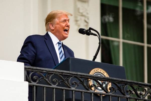 Donald Trump recibe el alta: su equipo médico considera que no existe "el riesgo de que transmita el virus a otros"