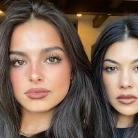 Kourtney Kardashian y Addinson Rae presumen sus tonificadas piernas en un look de