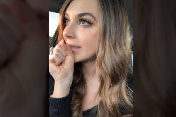 Joyera deja en evidencia a esposo infiel cambiando anillos